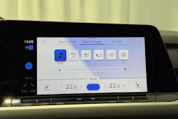 valkoinen Volkswagen Golf 2021 kuva 30.
