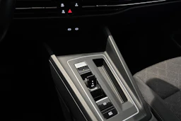 valkoinen Volkswagen Golf 2021 kuva 31.