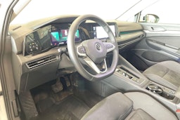 valkoinen Volkswagen Golf 2021 kuva 7.