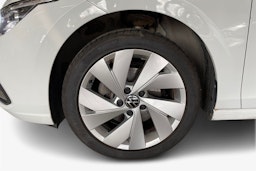 valkoinen Volkswagen Golf 2021 kuva 11.