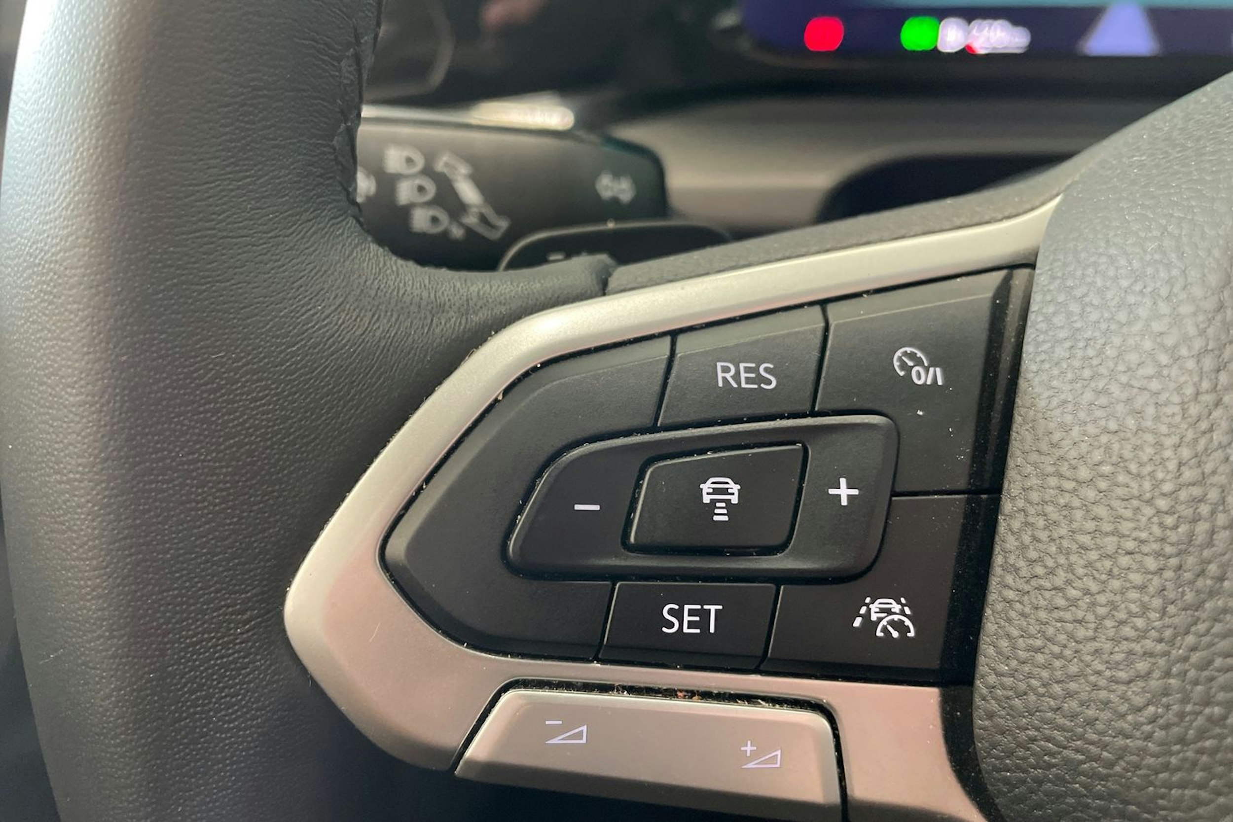 valkoinen Volkswagen Golf 2021 kuva 19.