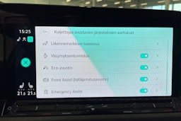 valkoinen Volkswagen Golf 2021 kuva 35.