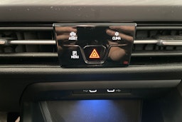 valkoinen Volkswagen Golf 2021 kuva 36.