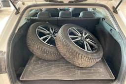 valkoinen Volkswagen Golf 2021 kuva 41.