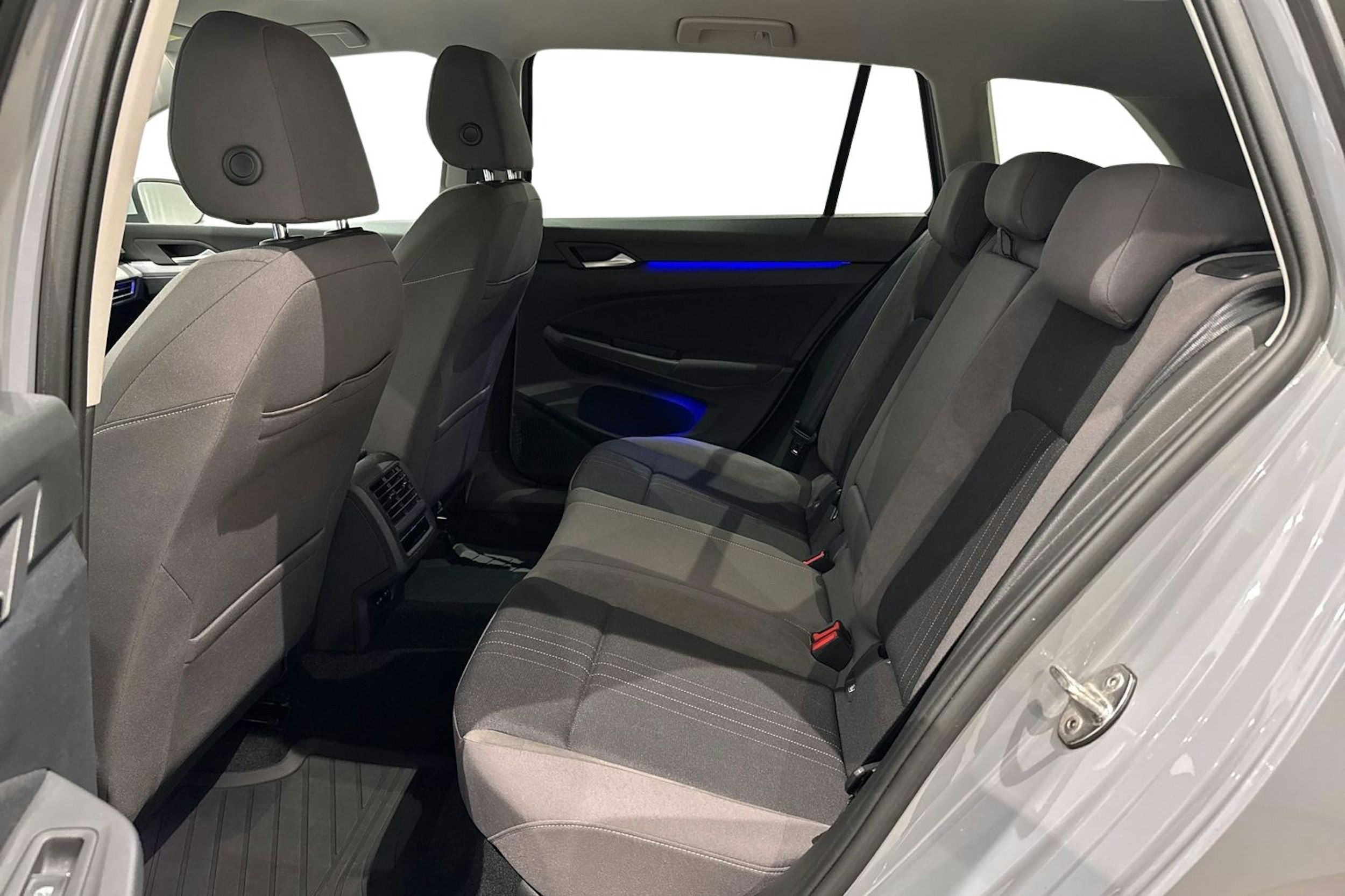 harmaa Volkswagen Golf 2021 kuva 10.
