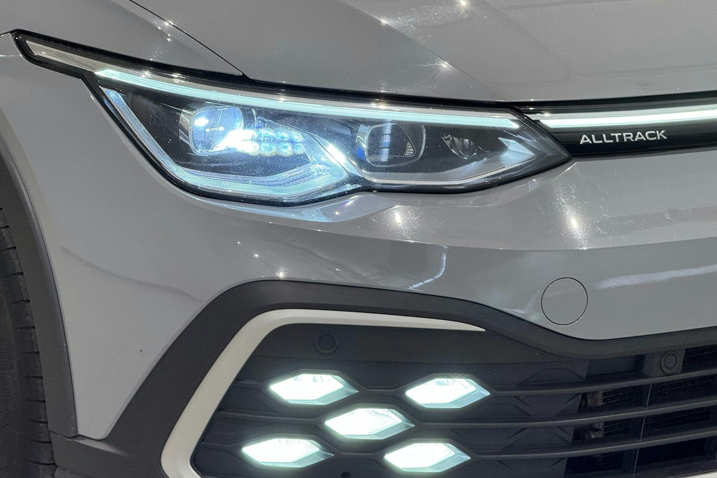 harmaa Volkswagen Golf 2021 kuva 14.