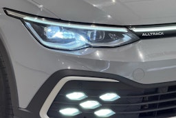 harmaa Volkswagen Golf 2021 kuva 14.
