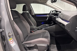 harmaa Volkswagen Golf 2021 kuva 17.