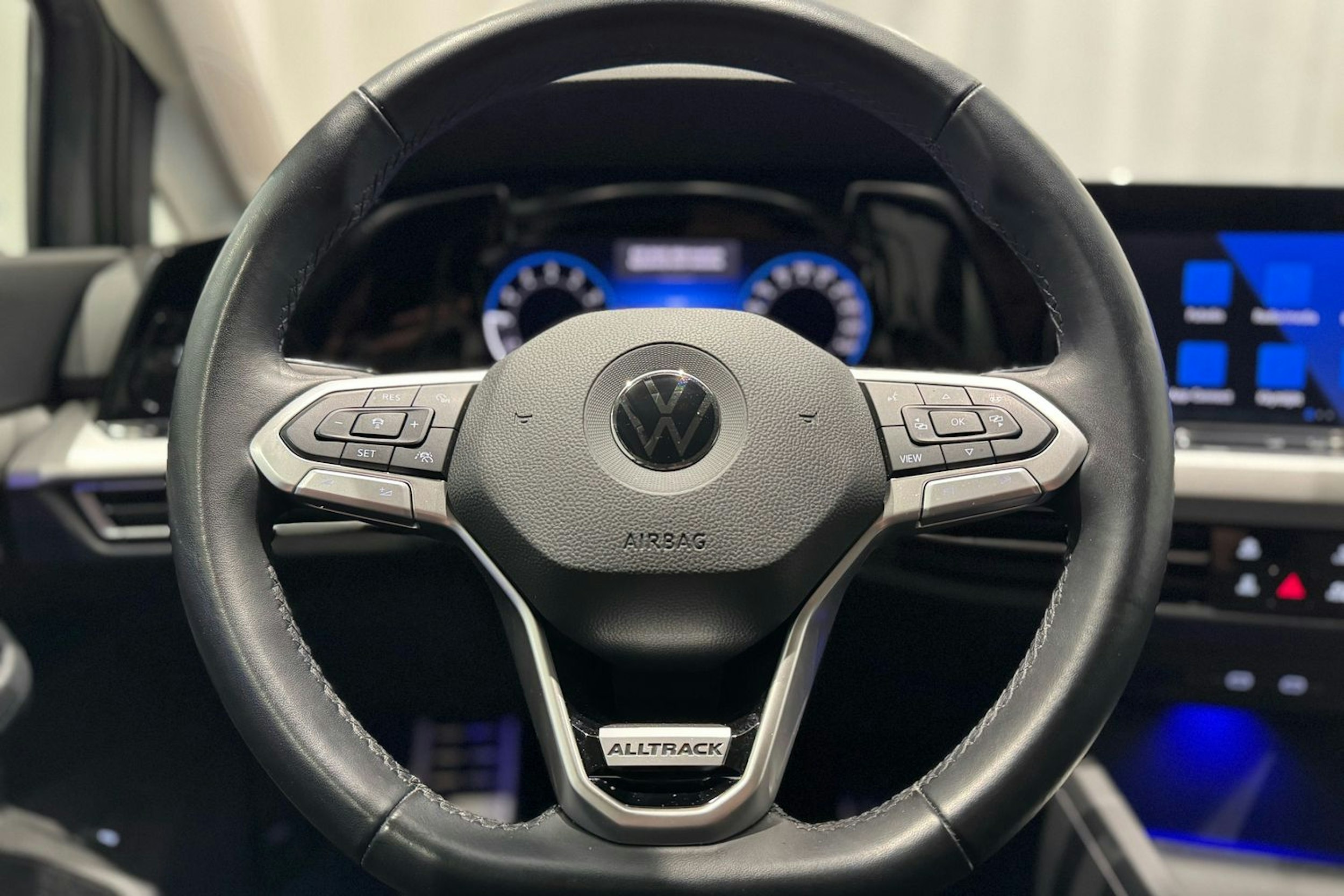 harmaa Volkswagen Golf 2021 kuva 19.
