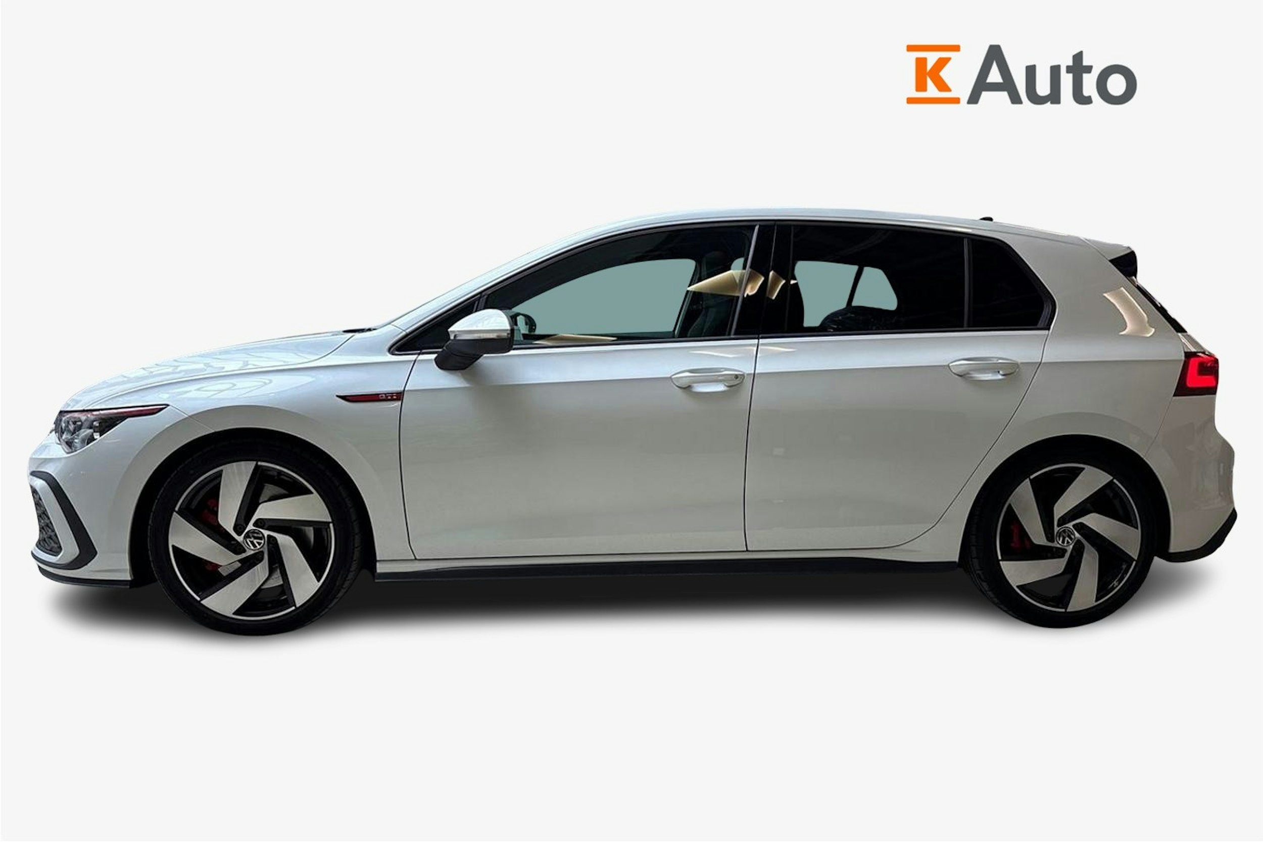 valkoinen Volkswagen Golf 2021 kuva 6.