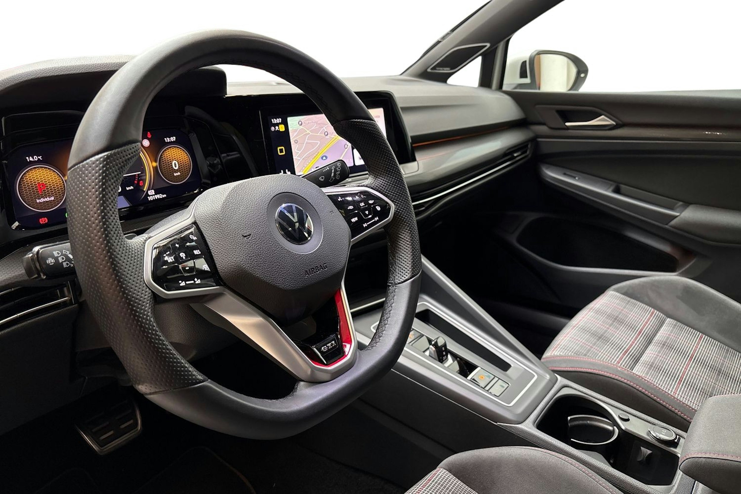 valkoinen Volkswagen Golf 2021 kuva 7.
