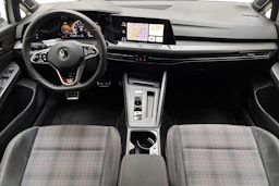 valkoinen Volkswagen Golf 2021 kuva 9.