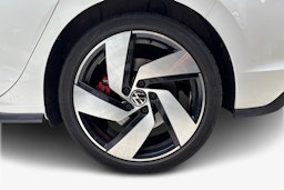 valkoinen Volkswagen Golf 2021 kuva 11.