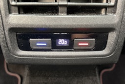 valkoinen Volkswagen Golf 2021 kuva 16.