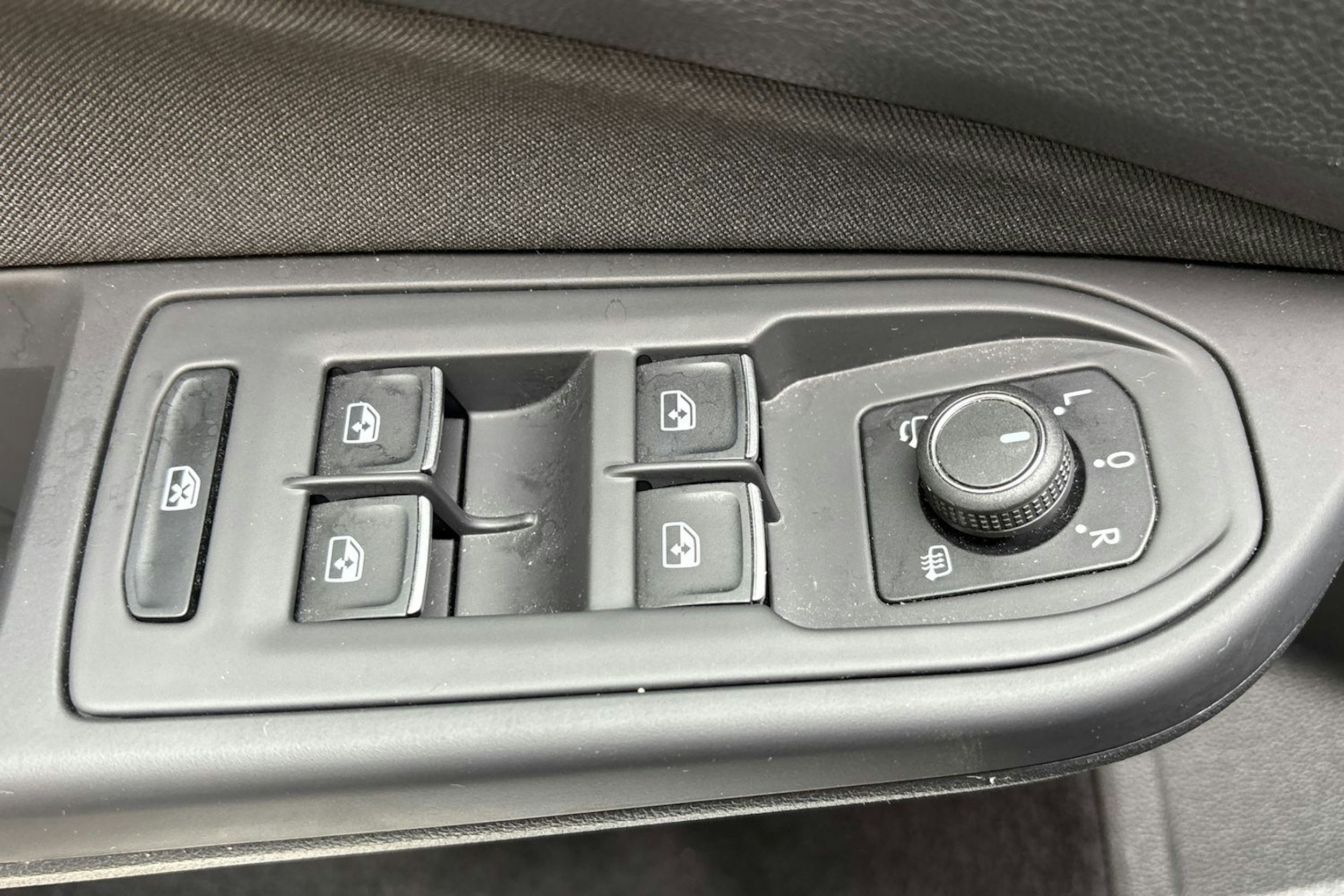 valkoinen Volkswagen Golf 2021 kuva 17.