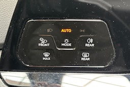 valkoinen Volkswagen Golf 2021 kuva 18.
