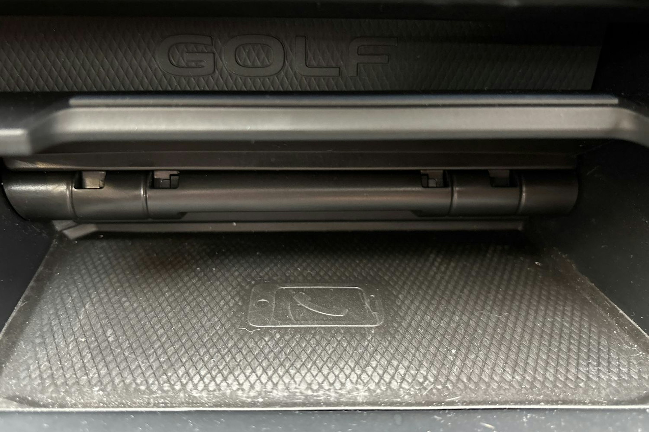 valkoinen Volkswagen Golf 2021 kuva 27.