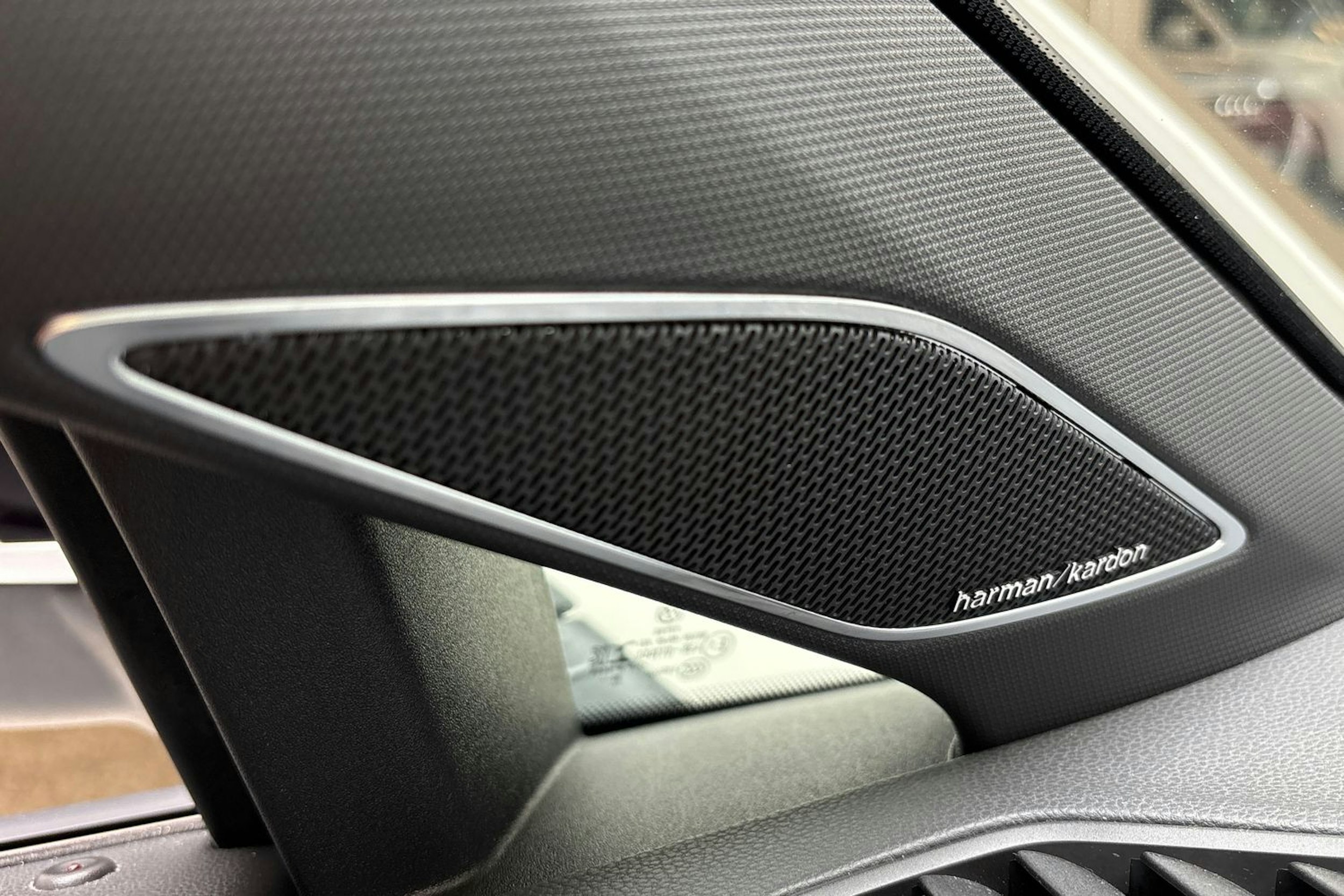 valkoinen Volkswagen Golf 2021 kuva 28.