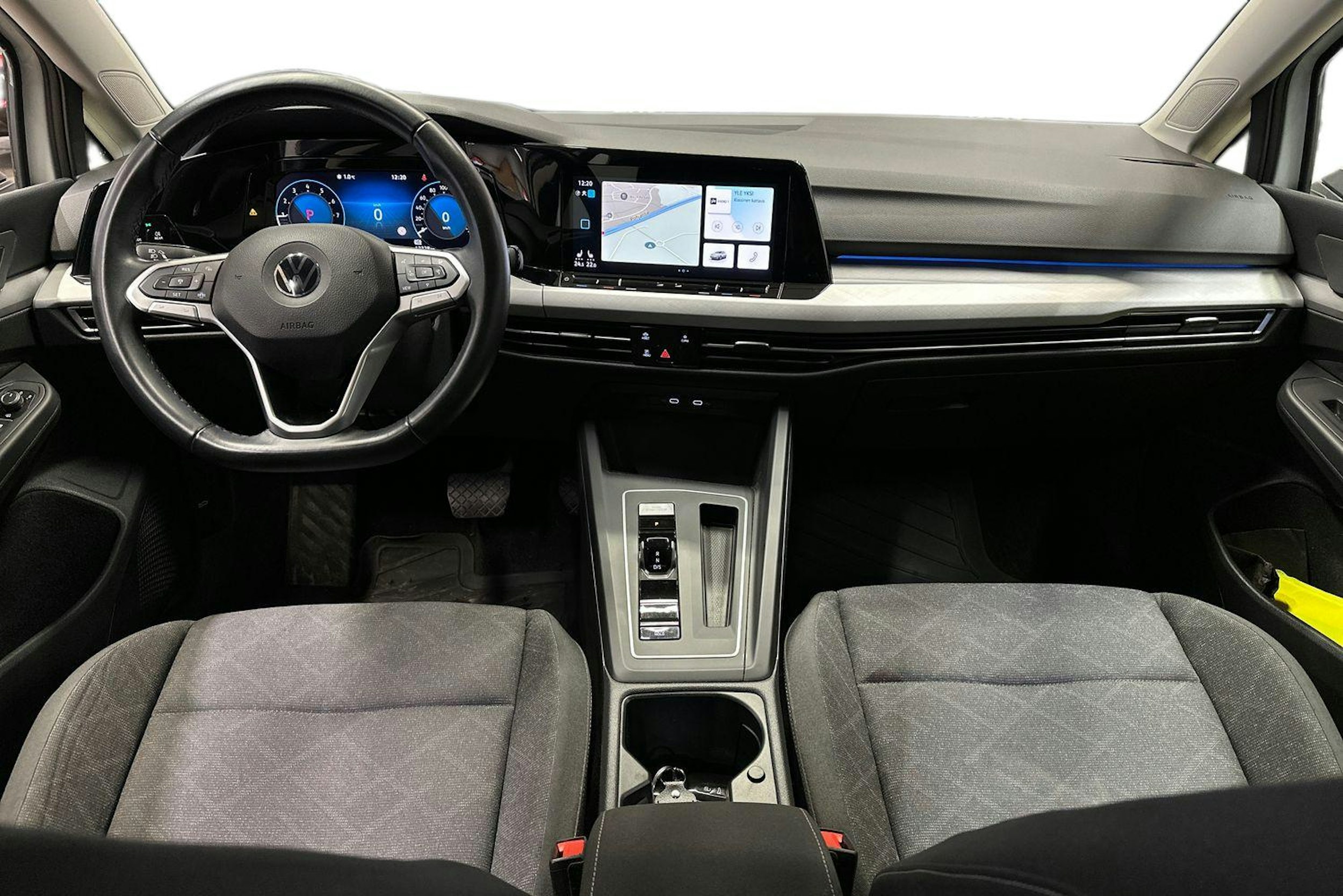 valkoinen Volkswagen Golf 2021 kuva 9.