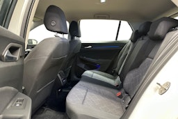 valkoinen Volkswagen Golf 2021 kuva 10.