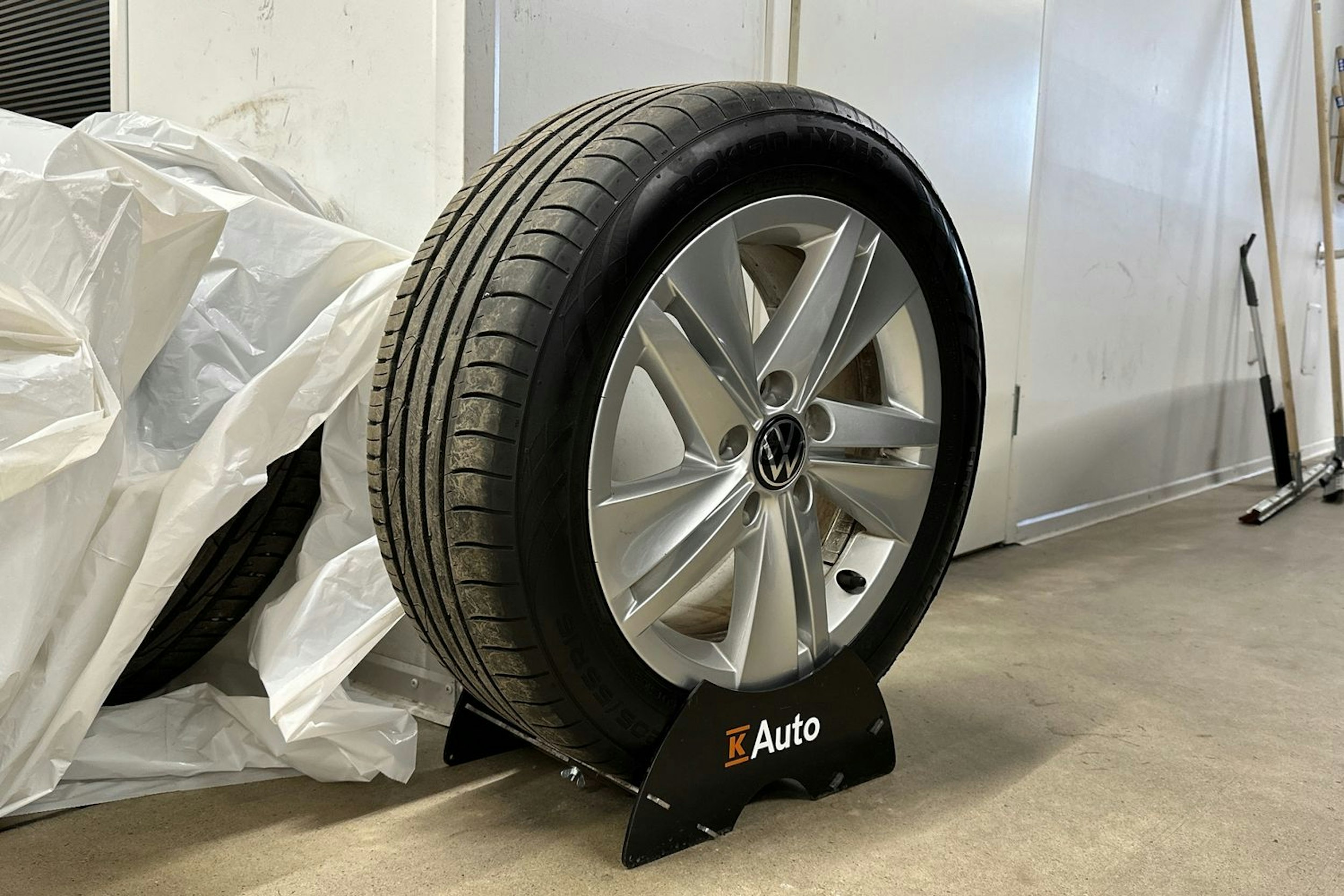 valkoinen Volkswagen Golf 2021 kuva 13.