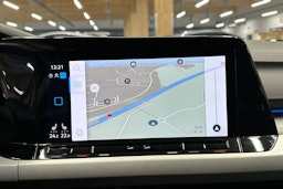 valkoinen Volkswagen Golf 2021 kuva 17.