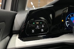 valkoinen Volkswagen Golf 2021 kuva 25.