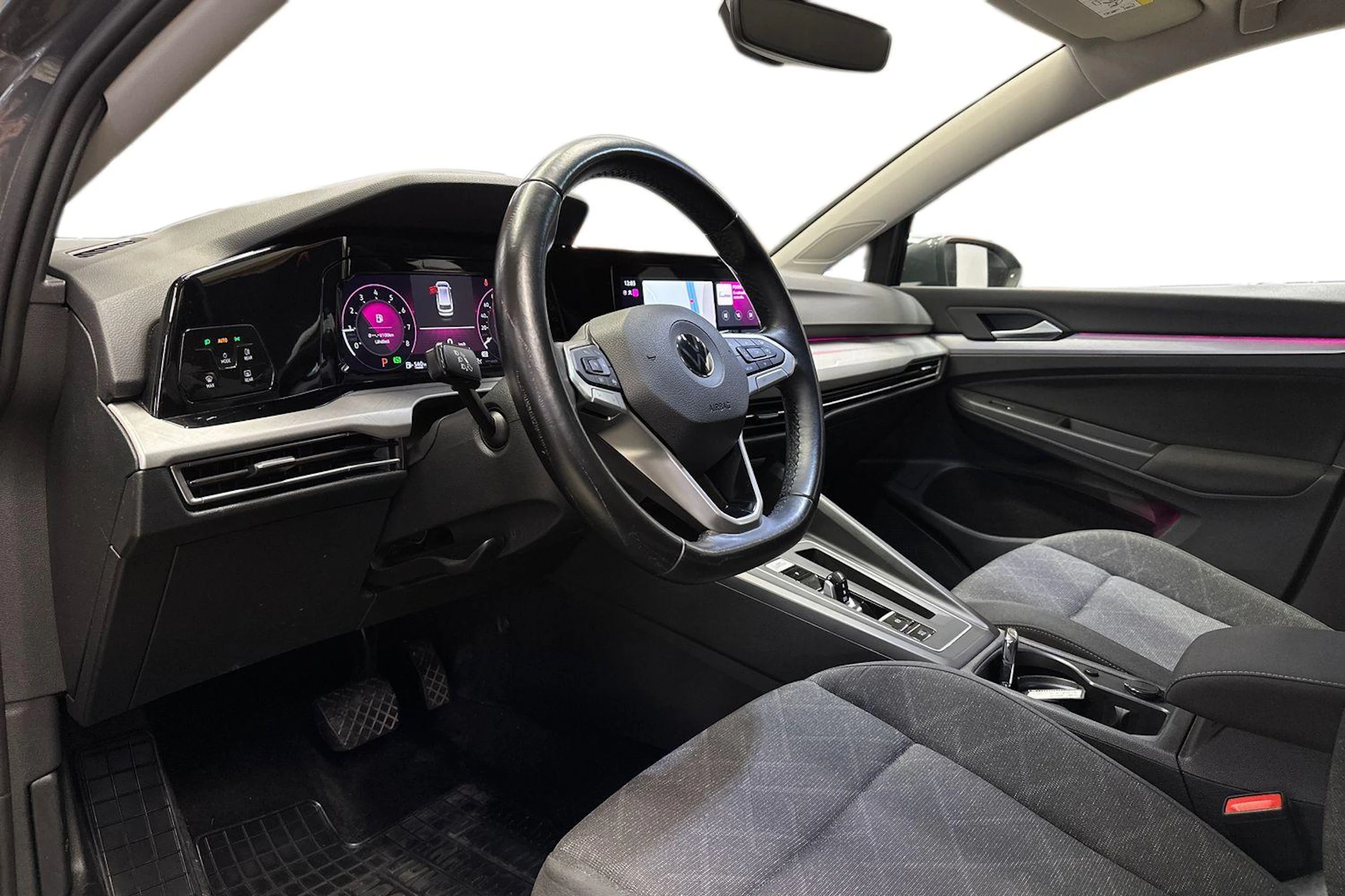 harmaa Volkswagen Golf 2021 kuva 6.
