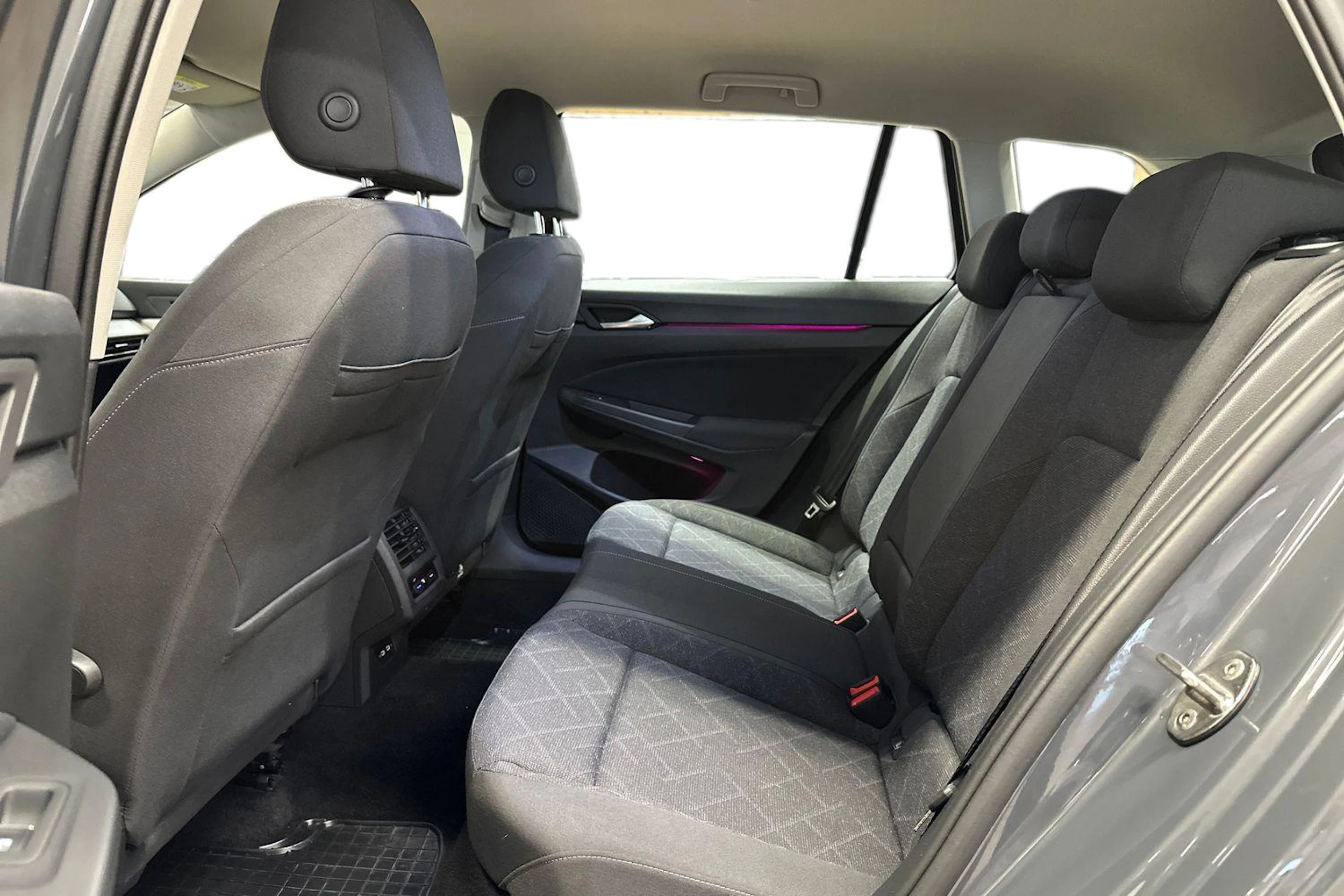 harmaa Volkswagen Golf 2021 kuva 8.