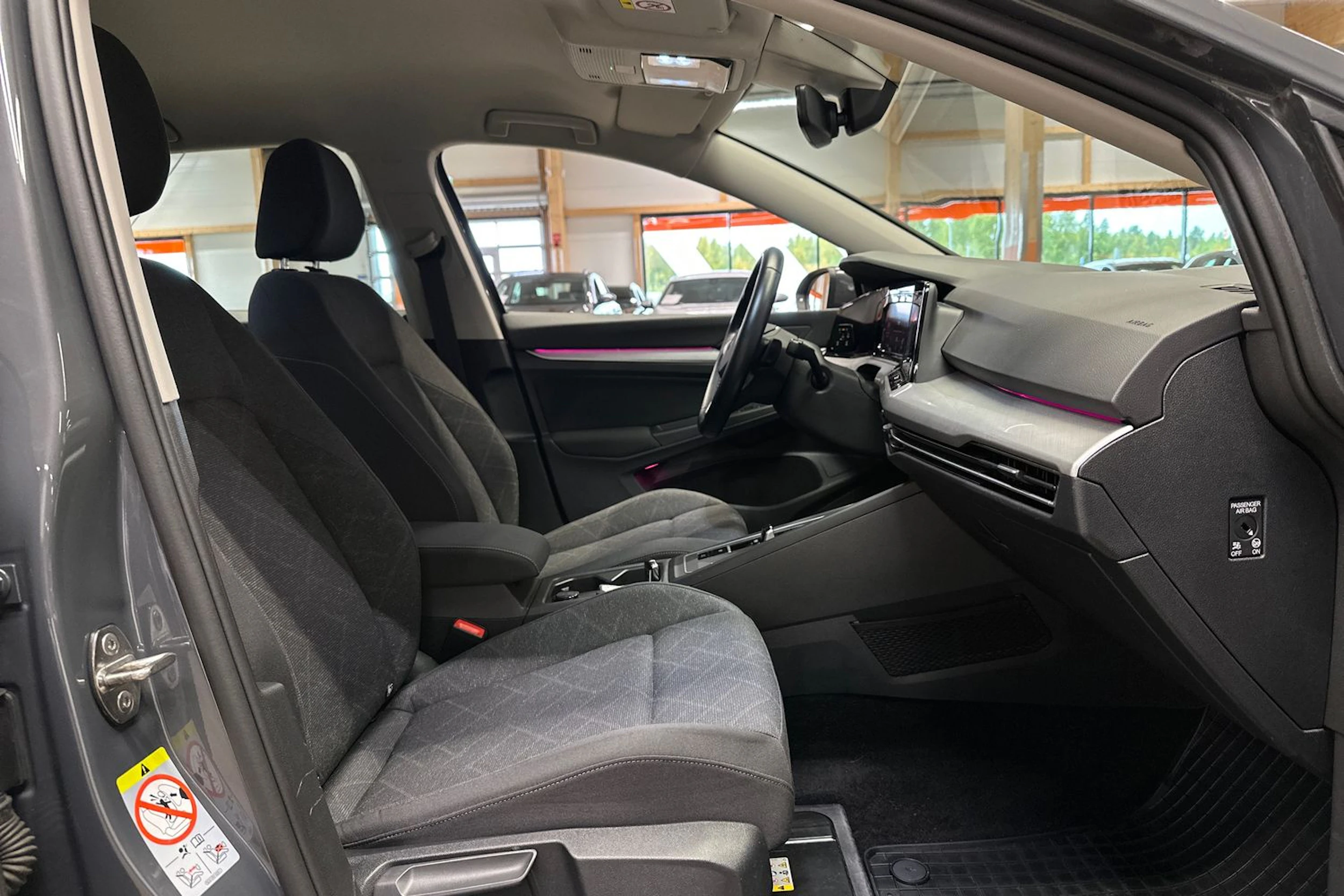 harmaa Volkswagen Golf 2021 kuva 11.