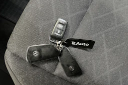 harmaa Volkswagen Golf 2021 kuva 19.