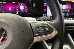 harmaa Volkswagen Golf 2021 kuva 22.