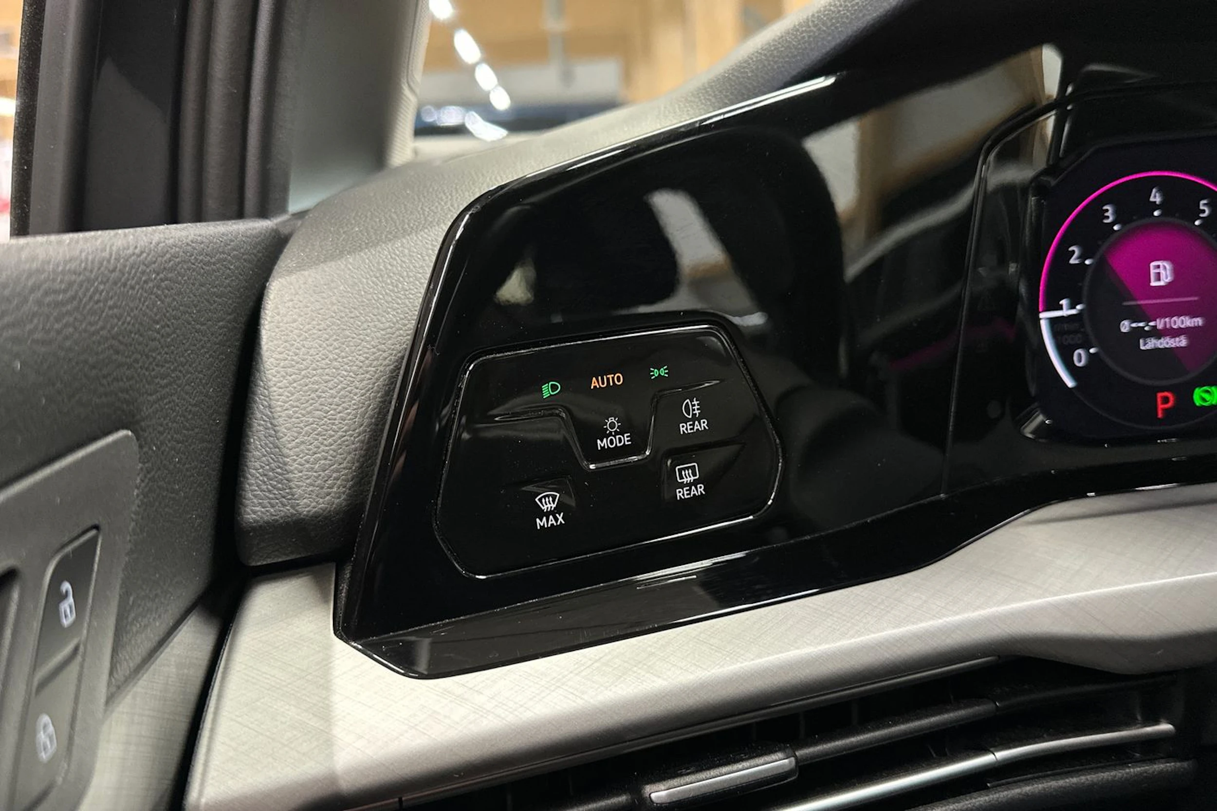 harmaa Volkswagen Golf 2021 kuva 23.