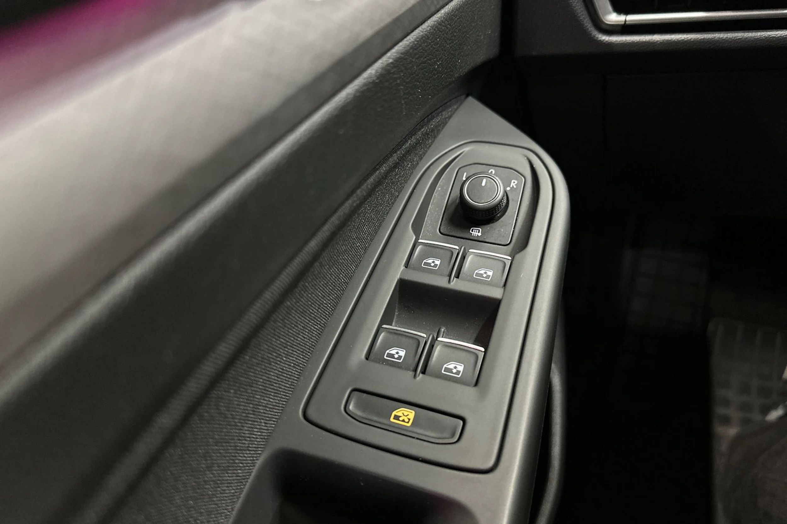 harmaa Volkswagen Golf 2021 kuva 24.