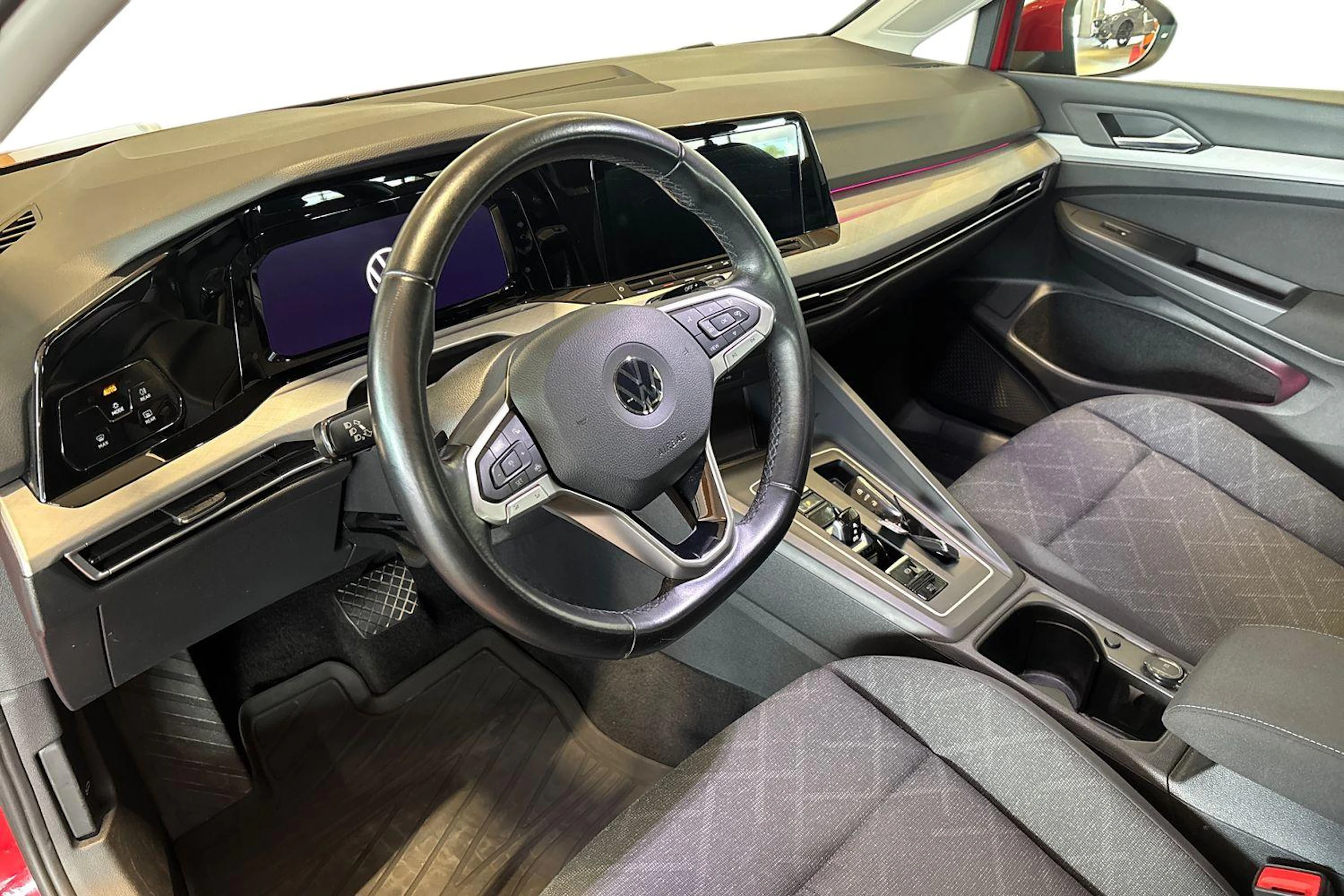 Punainen Volkswagen GOLF 2021 kuva 6.