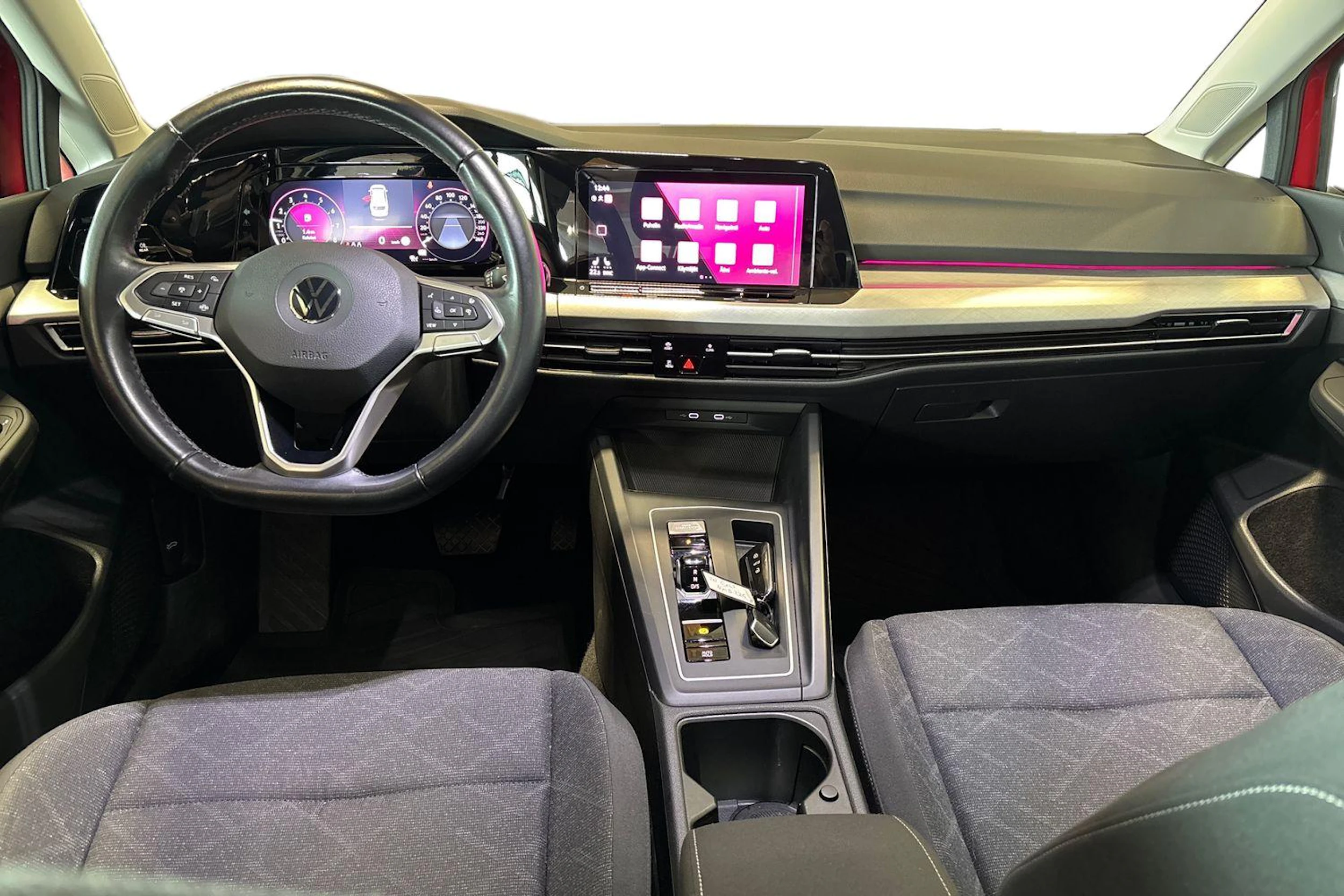 Punainen Volkswagen GOLF 2021 kuva 7.