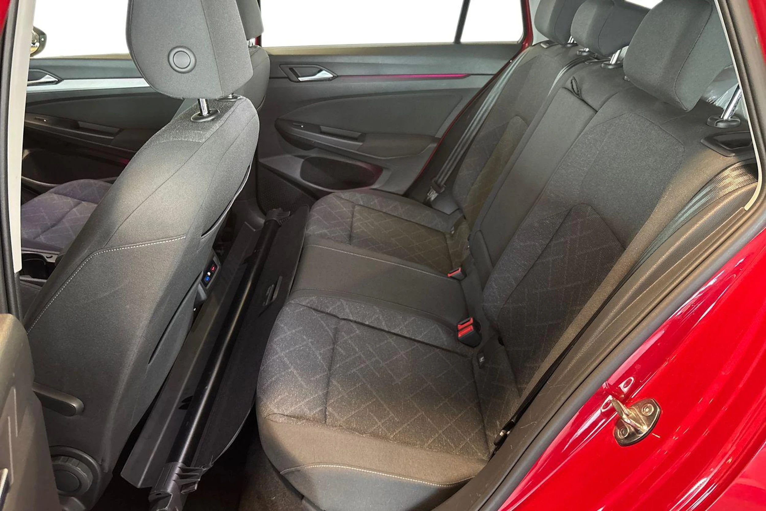 Punainen Volkswagen GOLF 2021 kuva 8.