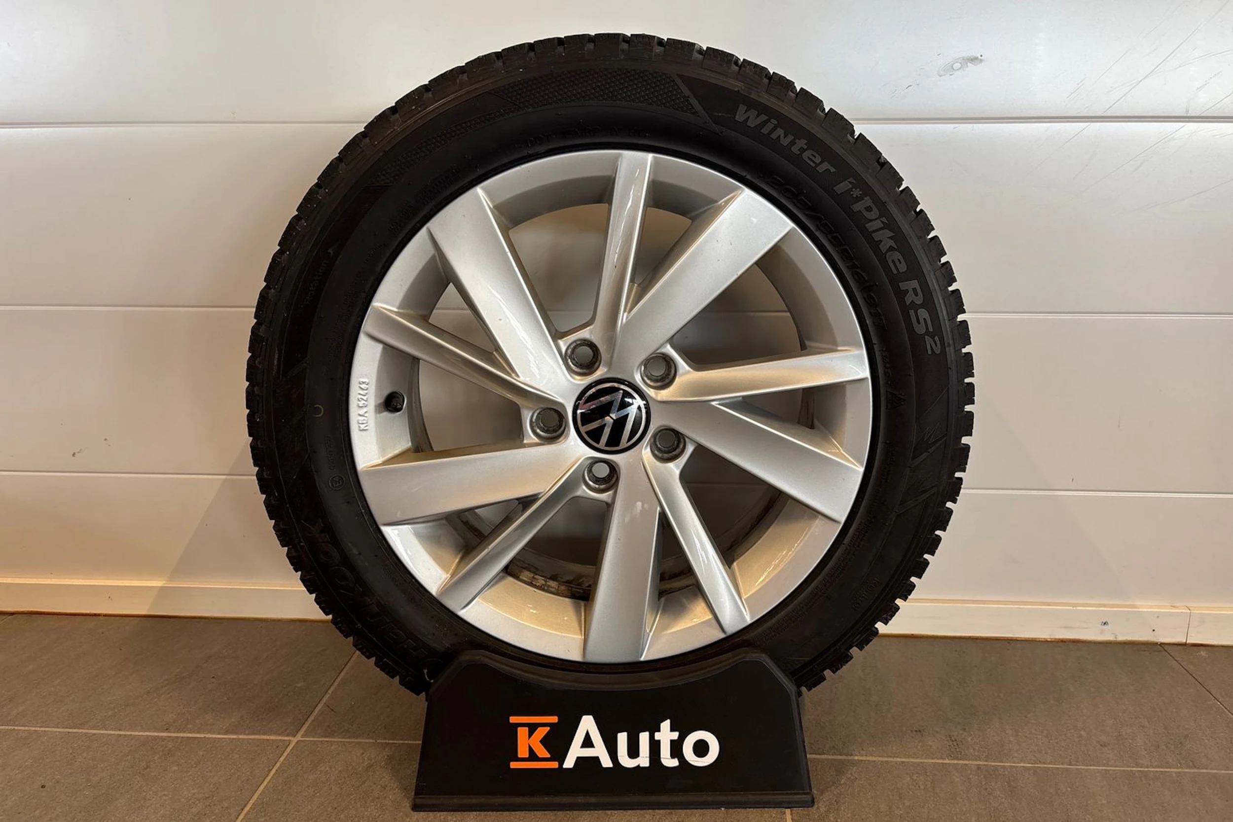Punainen Volkswagen GOLF 2021 kuva 10.