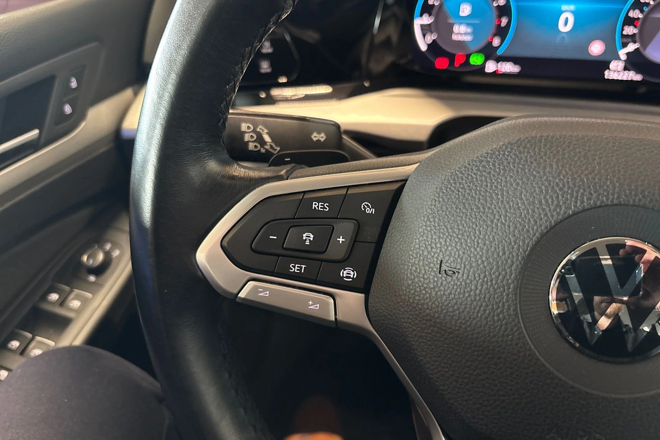 Punainen Volkswagen GOLF 2021 kuva 13.