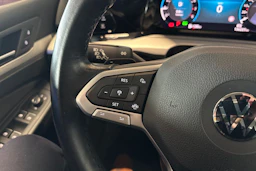 Punainen Volkswagen GOLF 2021 kuva 13.
