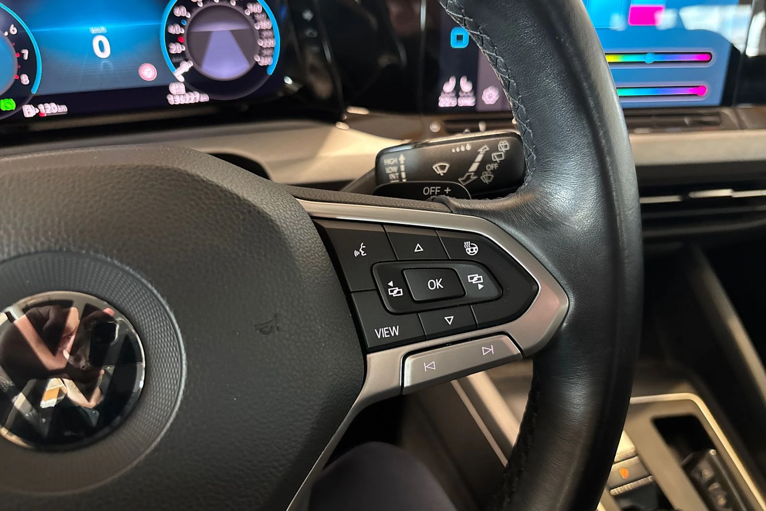 Punainen Volkswagen GOLF 2021 kuva 14.