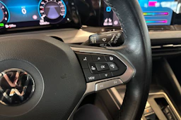 Punainen Volkswagen GOLF 2021 kuva 14.