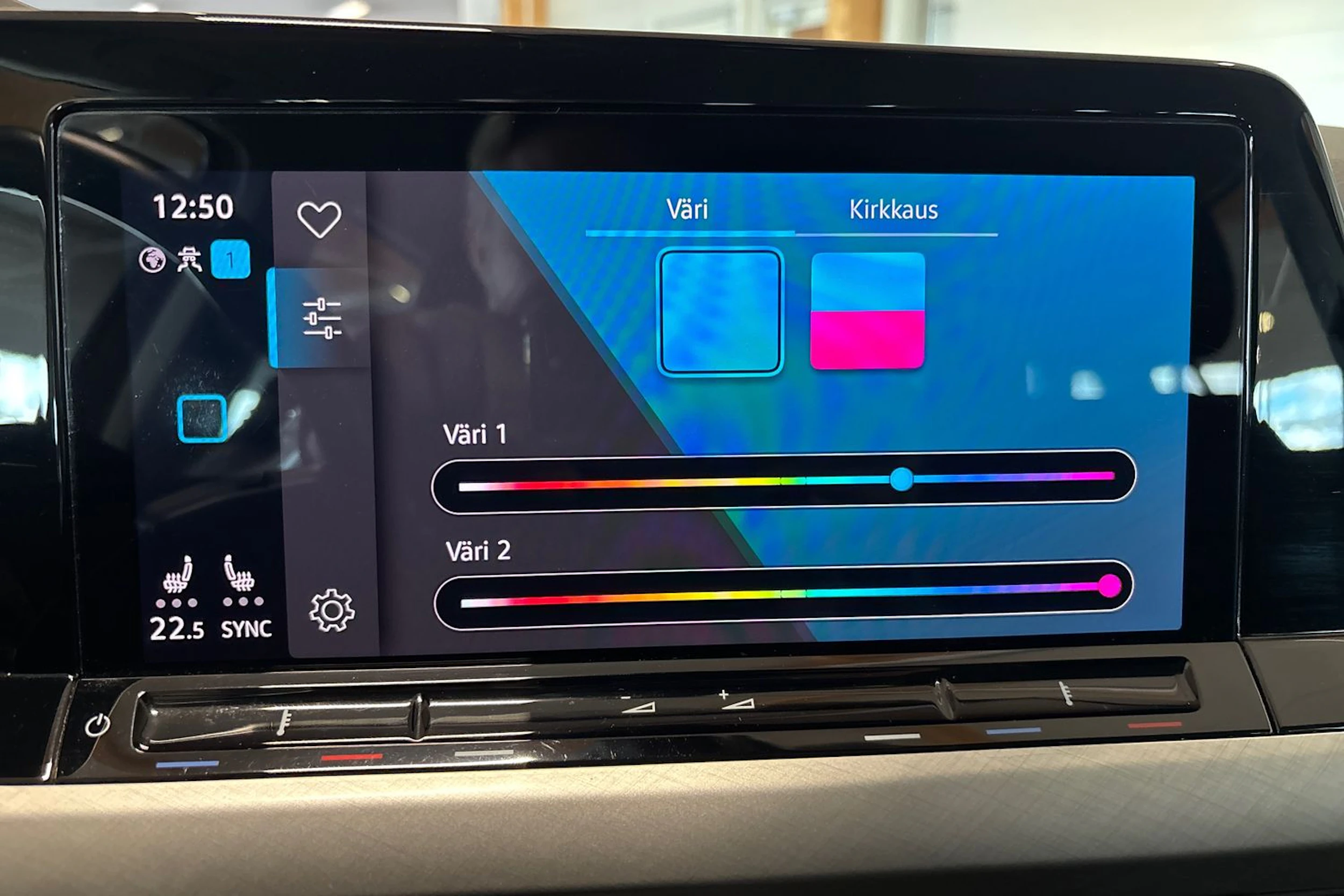 Punainen Volkswagen GOLF 2021 kuva 17.