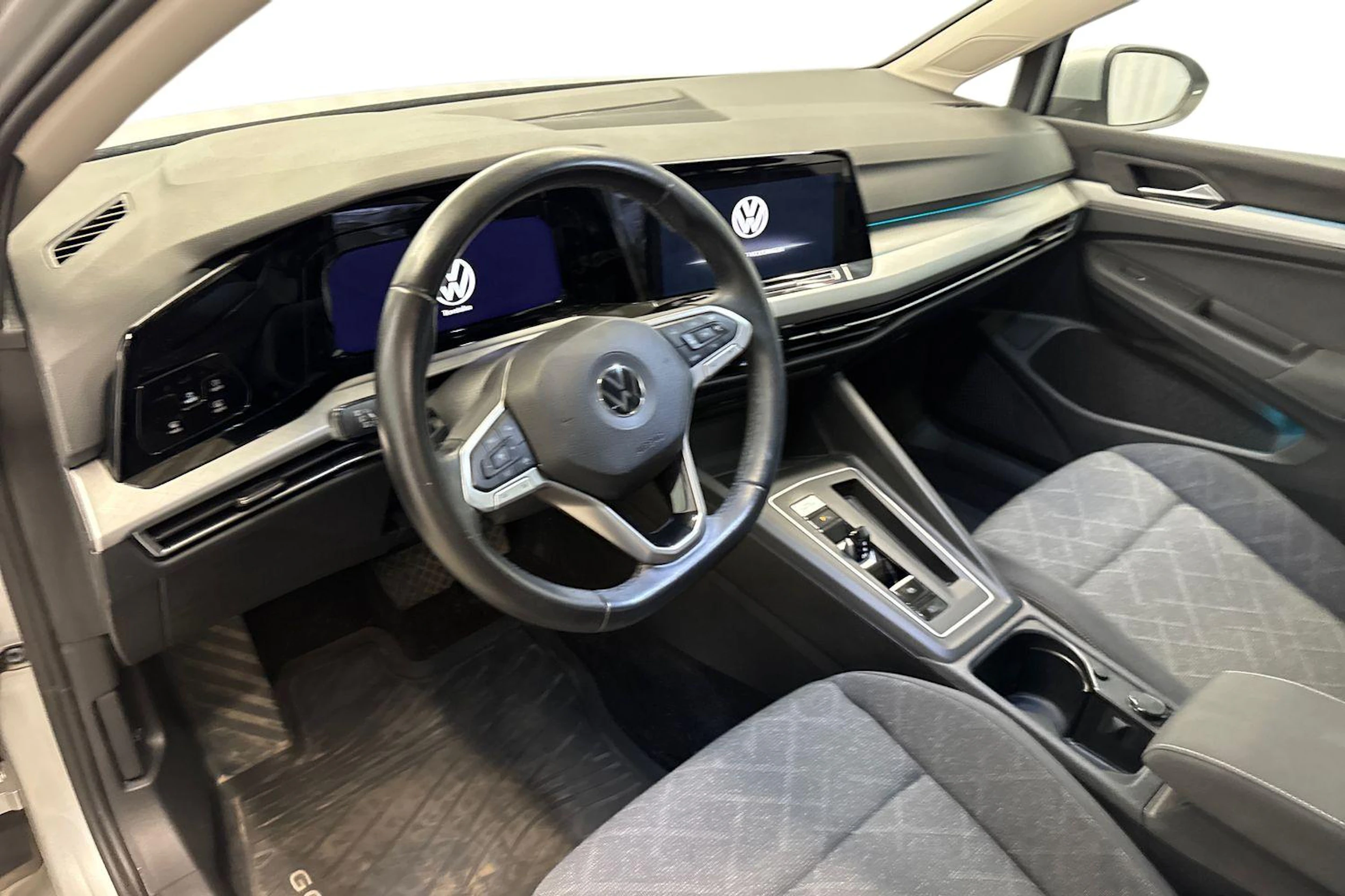 hopea Volkswagen Golf 2021 kuva 3.