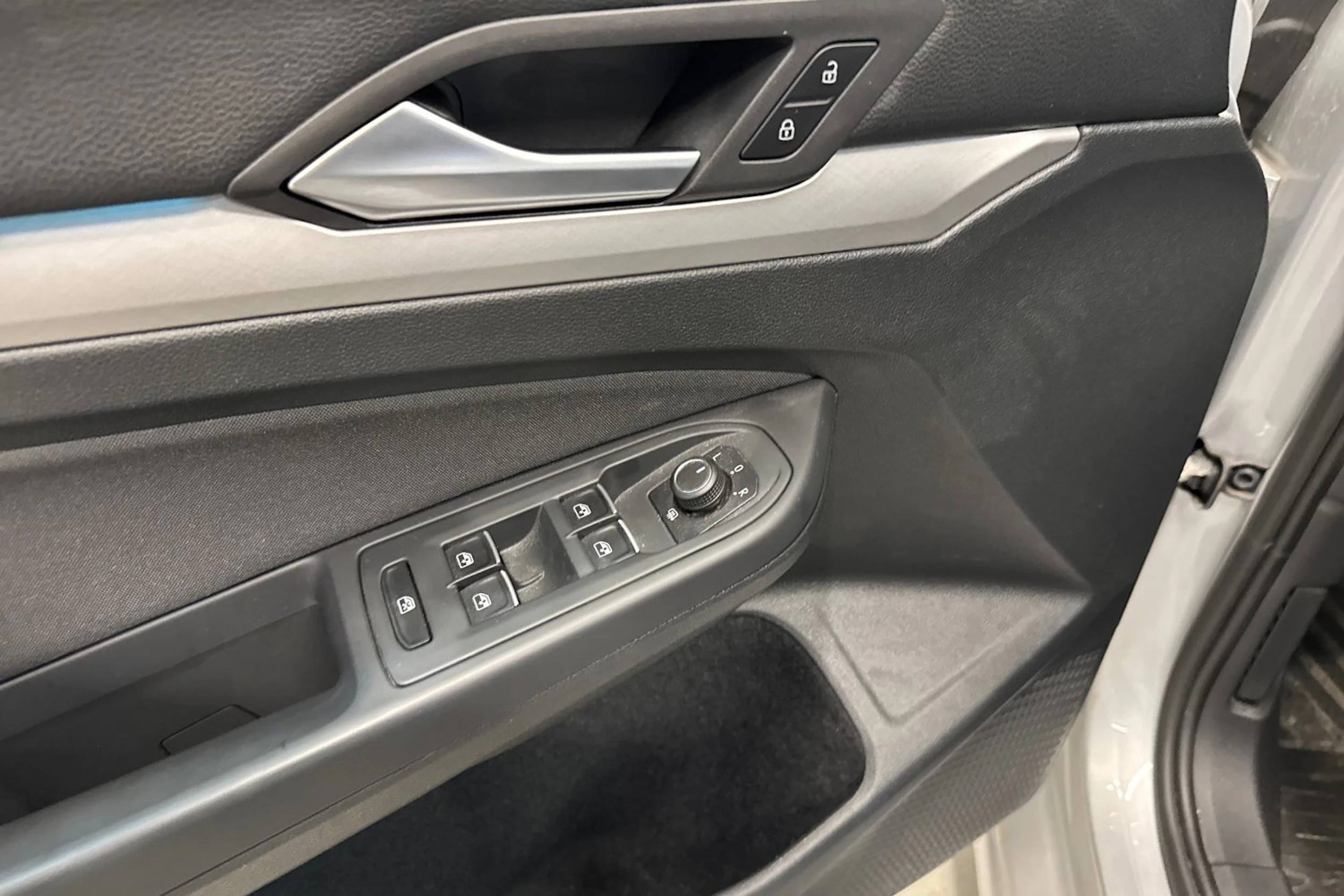 hopea Volkswagen Golf 2021 kuva 4.