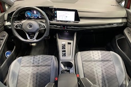 Punainen Volkswagen GOLF 2021 kuva 9.