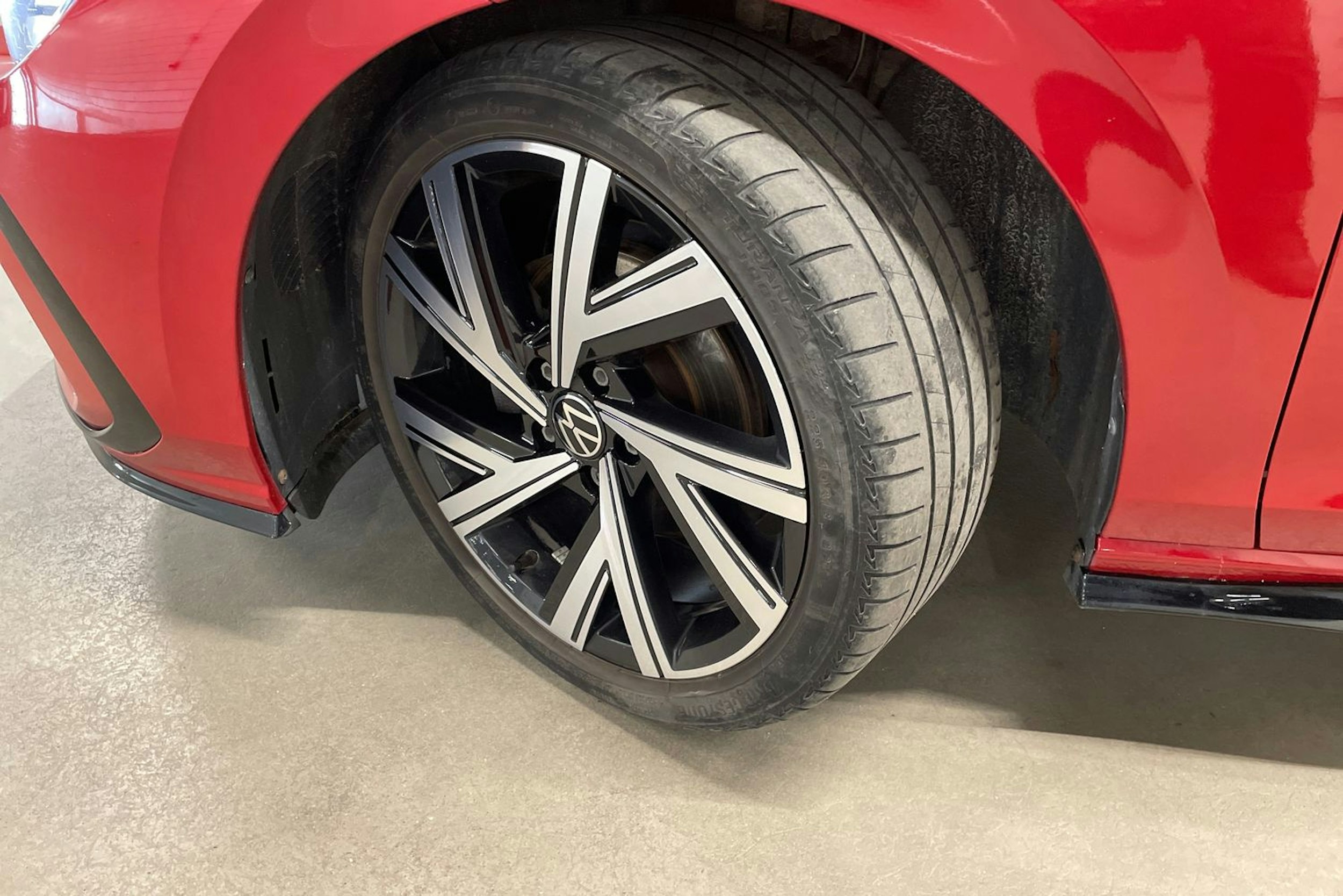 Punainen Volkswagen GOLF 2021 kuva 13.