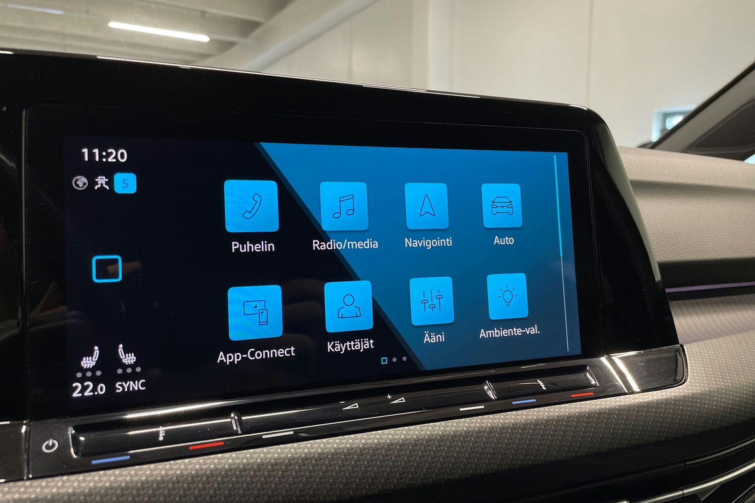 Punainen Volkswagen GOLF 2021 kuva 17.
