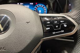 Punainen Volkswagen GOLF 2021 kuva 23.