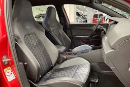 Punainen Volkswagen GOLF 2021 kuva 33.
